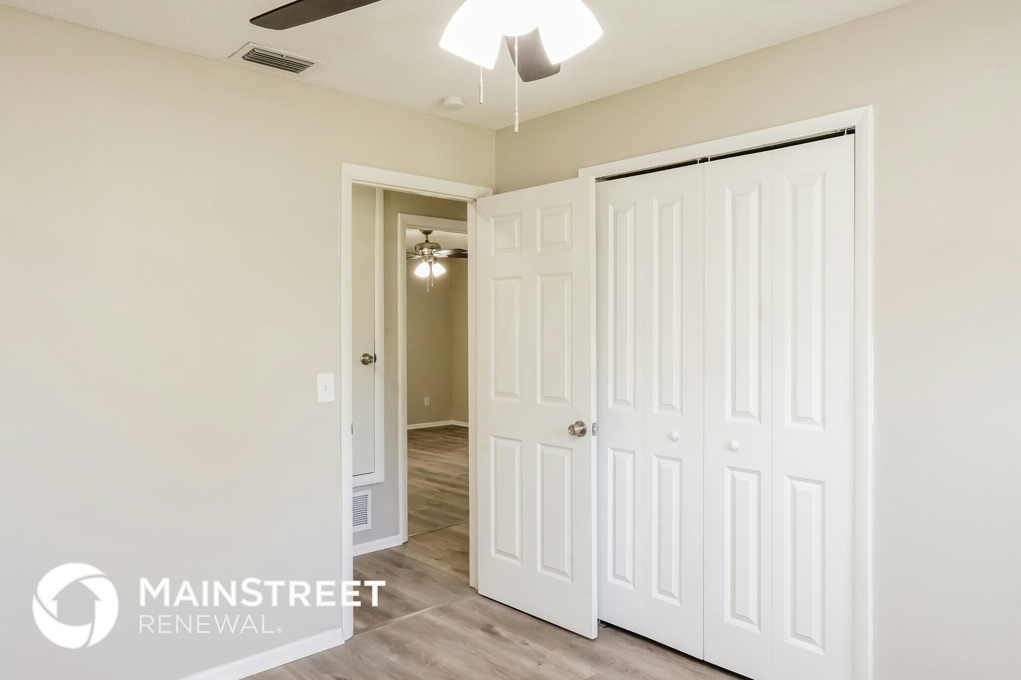 Building Photo - 913 Redwood Ct