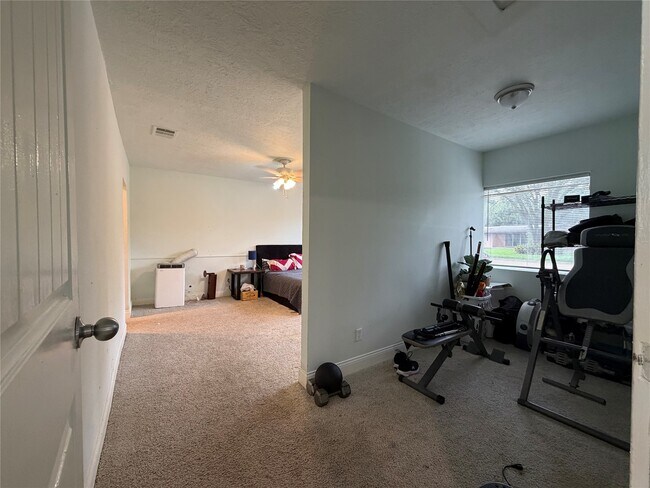 Building Photo - 9507 Vogue Ln
