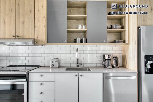 Building Photo - 1346 4th St SE