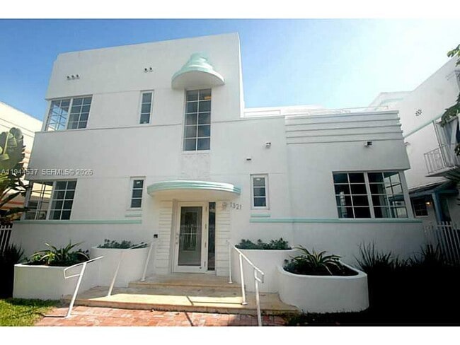 Building Photo - 1321 Pennsylvania Ave