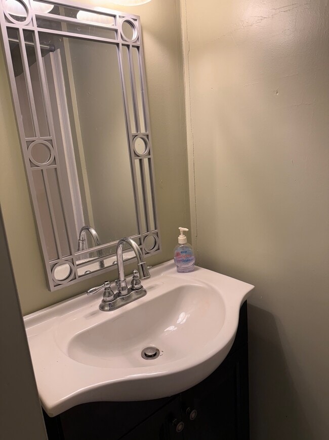 Building Photo - 7038 Hillside Rd