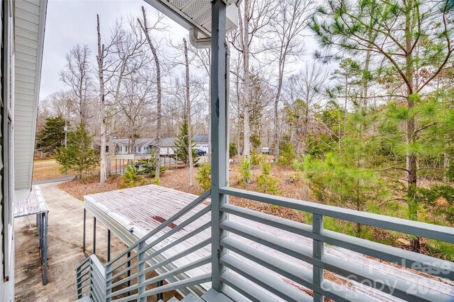 Building Photo - 5988 Quarter Mile Rd