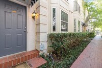 Building Photo - 4424 Holland Ave