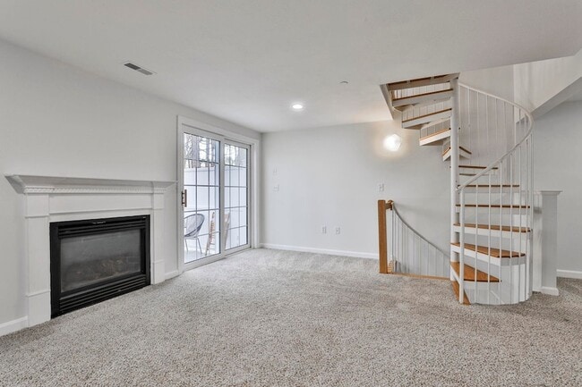 Building Photo - 92 Barrington Ave