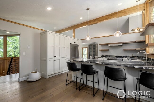 Building Photo - Beautiful Home in Prime Location!