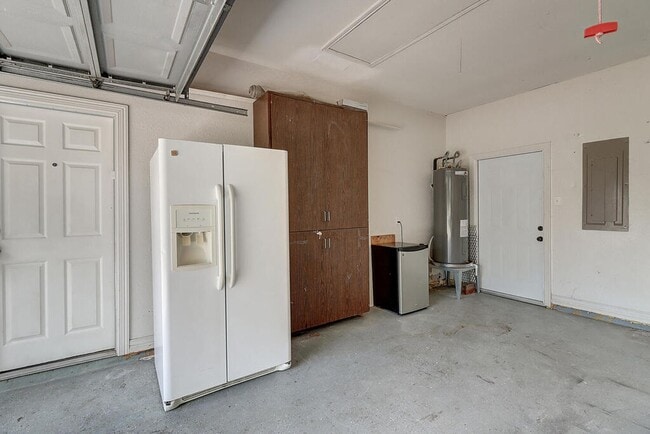 Building Photo - 7810 Duchess St