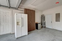Building Photo - 7810 Duchess St