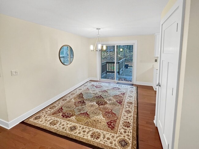 Building Photo - 15858 Lake Ave