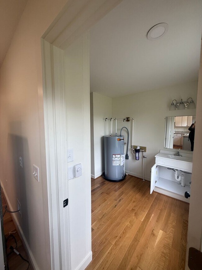 Building Photo - oliv3574