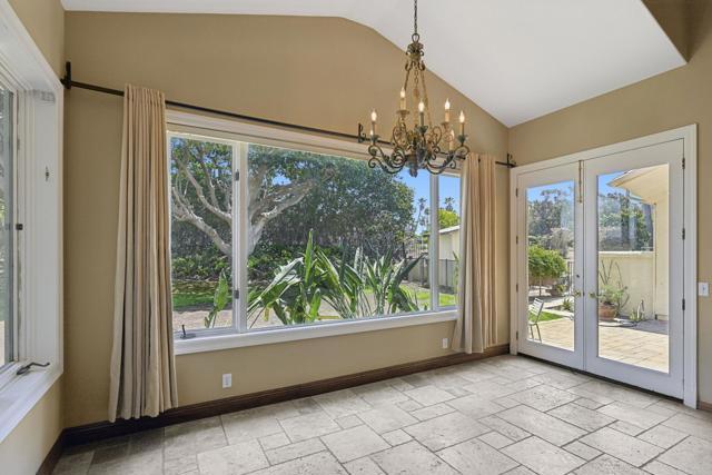 Building Photo - 431 Flores De Oro