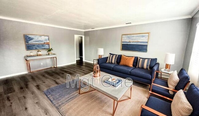 Building Photo - 4637 Central Ave