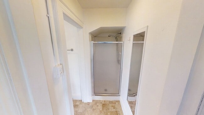 Building Photo - 105 N Adams St