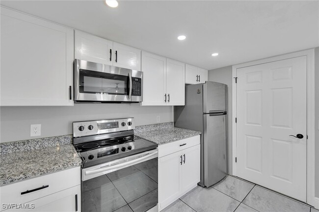 Building Photo - 1755 Four Mile Cove Pkwy