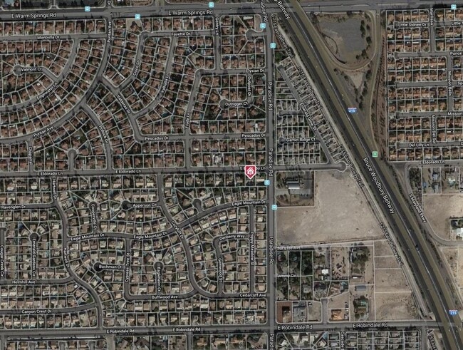 Building Photo - Well Maintained Single Story Pool Home in ...