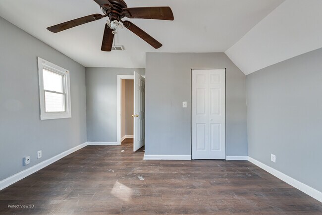 Building Photo - 12025 S Prairie Ave