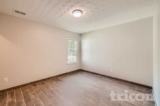 Building Photo - 3500 Silverton