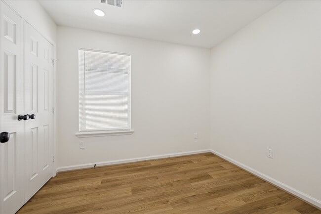 Building Photo - 9913 Porto Rico Rd