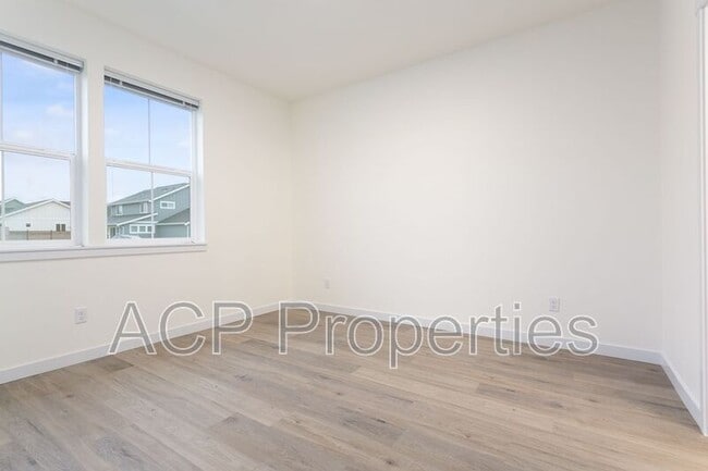 Building Photo - 2284 Brome St