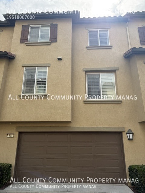 Building Photo - 315 W Linden Dr