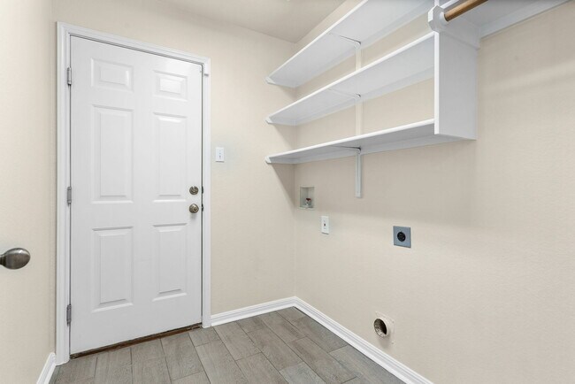 Building Photo - 313 Greenside Ln