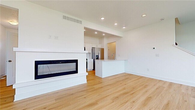 Building Photo - 720 SE Booth Ave