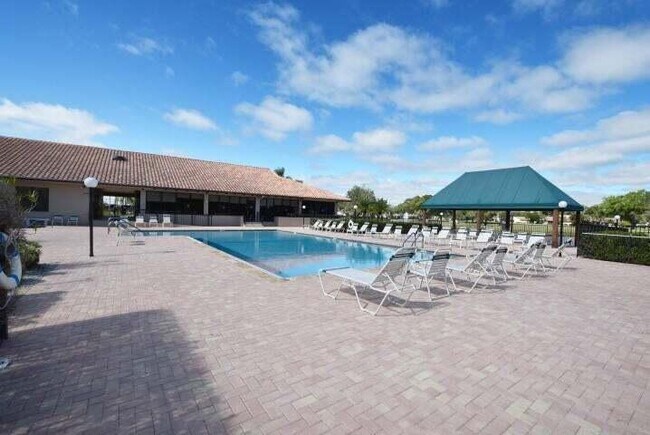 Building Photo - 5851 Parkwalk Dr