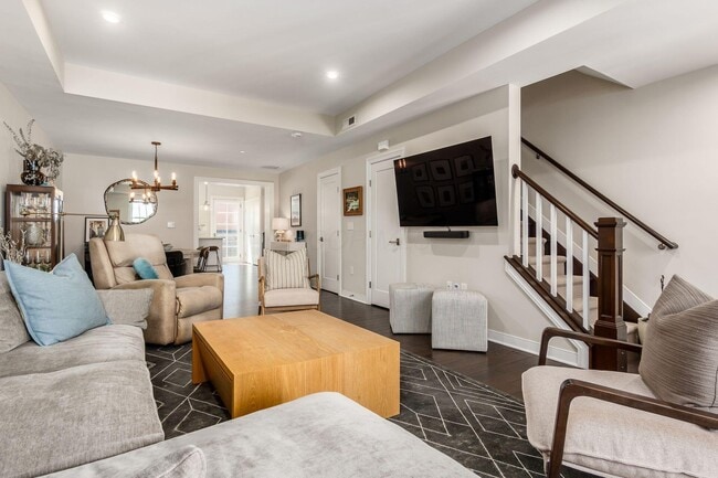 Building Photo - 90 Normandy Ave