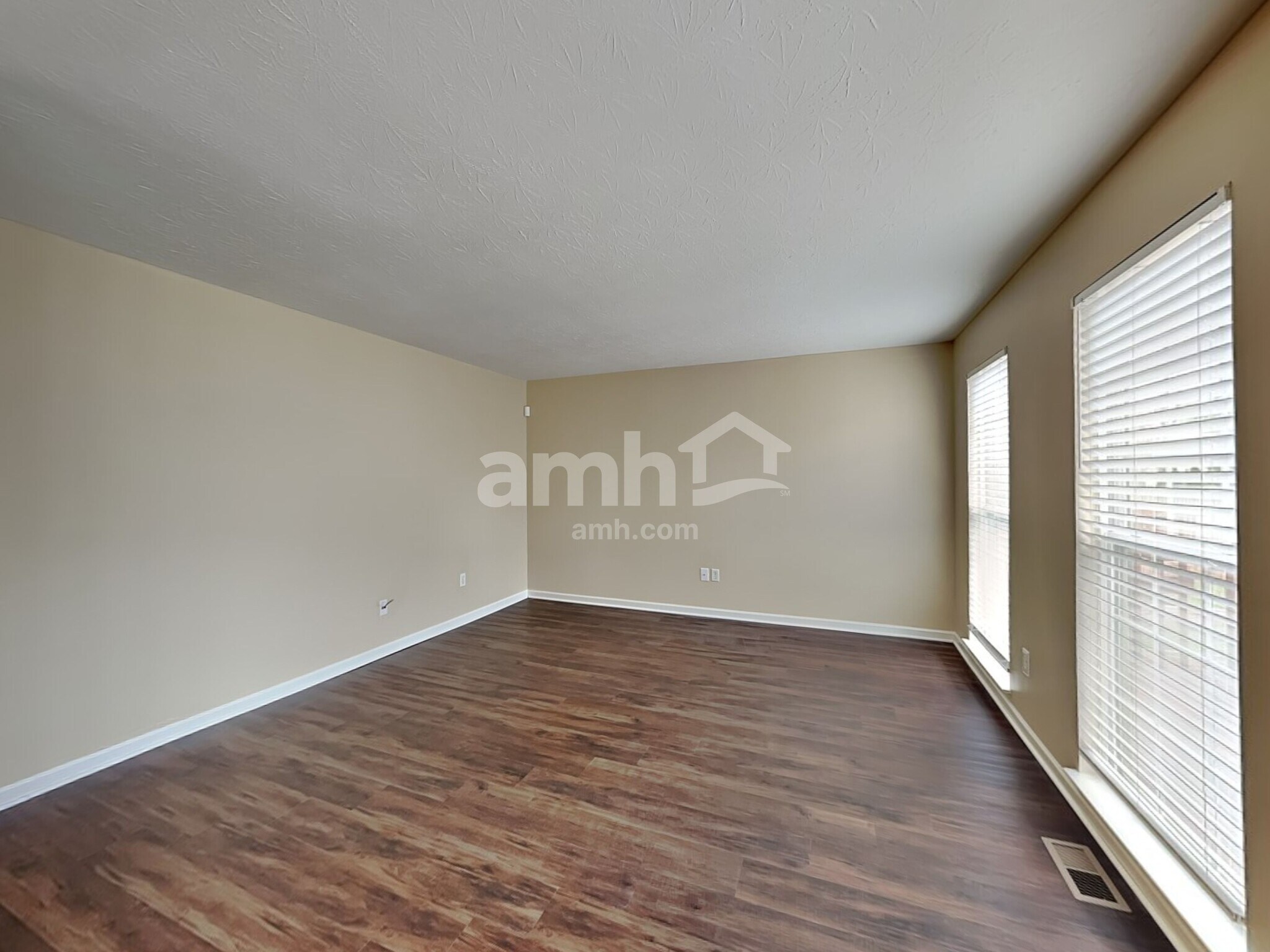 Building Photo - 182 Coyote Dr