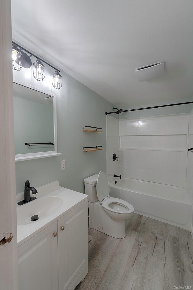 Building Photo - 193 Decker Rd