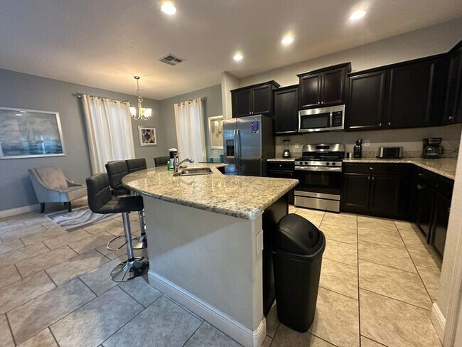 Building Photo - 5299 Wildwood Wy
