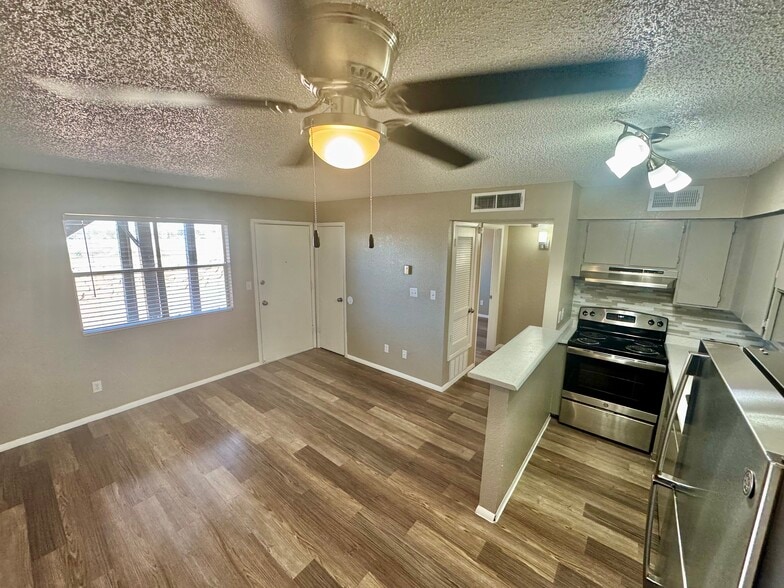 1 BR 1 BA Dining Area - Southview
