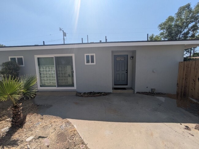 Building Photo - $$$$$$500 MOVE IN BONUS!!!!Freshly Remodel...