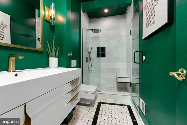 Building Photo - 1445 Mayhurst Blvd