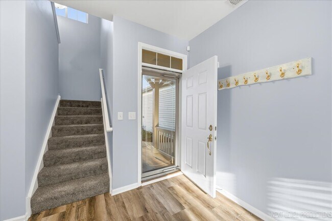 Building Photo - 472 Majestic Ln