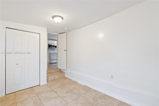 Building Photo - 5714 NW 21st Ave