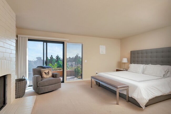 Building Photo - 2559 Caminito Muirfield