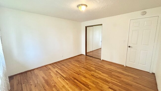 Building Photo - 1/2 Month Free - Charming Single-Level Home with Spacious Yard & Easy Portland Access