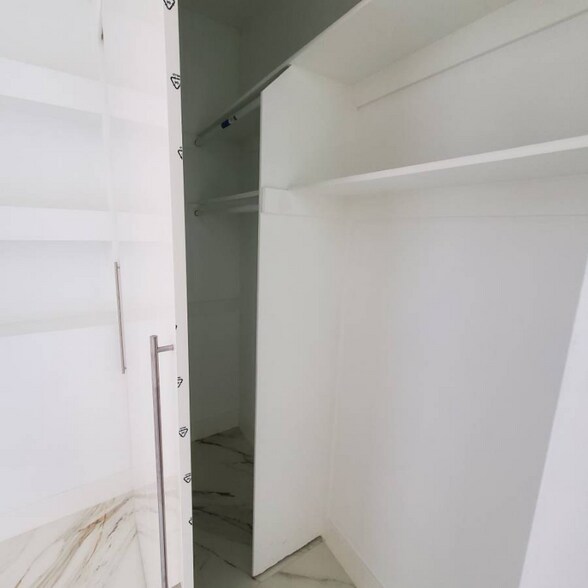 Building Photo - 8811 Burton Wy