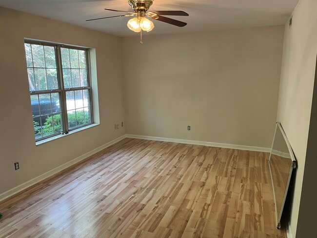 Building Photo - 3889