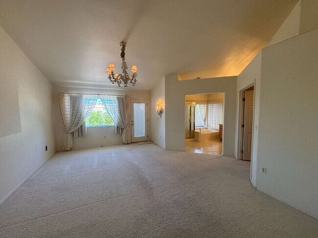 Building Photo - 3 Bed 2 1/2 Bath Water Front Home in Desert Shores
