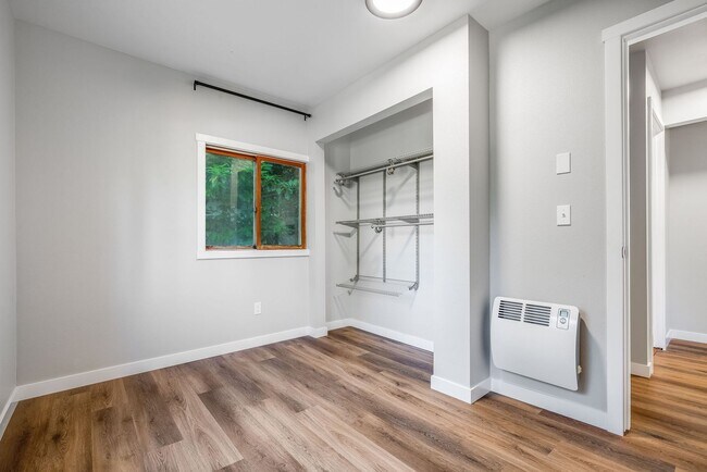 Building Photo - Charming 1 BD 1 BA cottage nestled on a be...