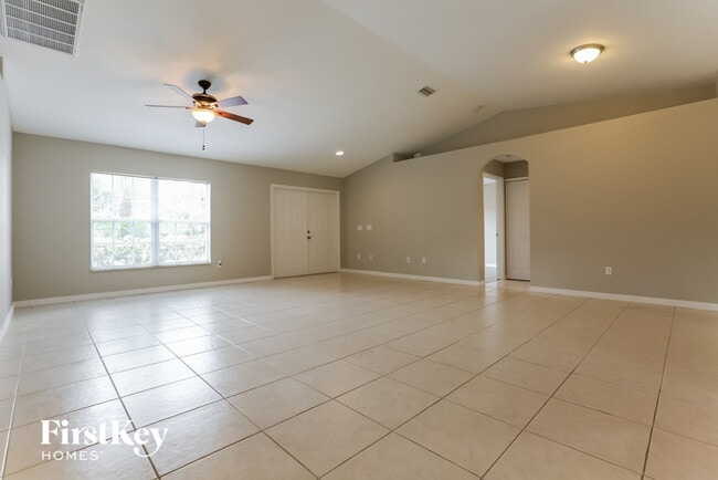 Building Photo - 2463 Alesio Ave