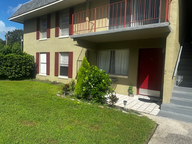 Building Photo - 955 W Oak Ridge Rd