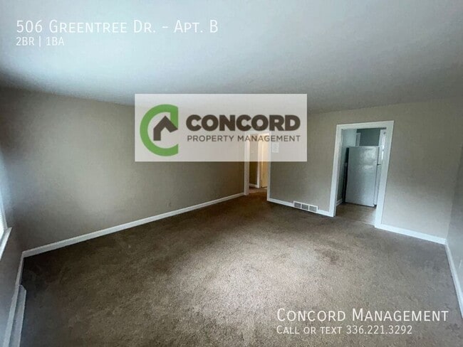 Building Photo - 506 Greentree Dr