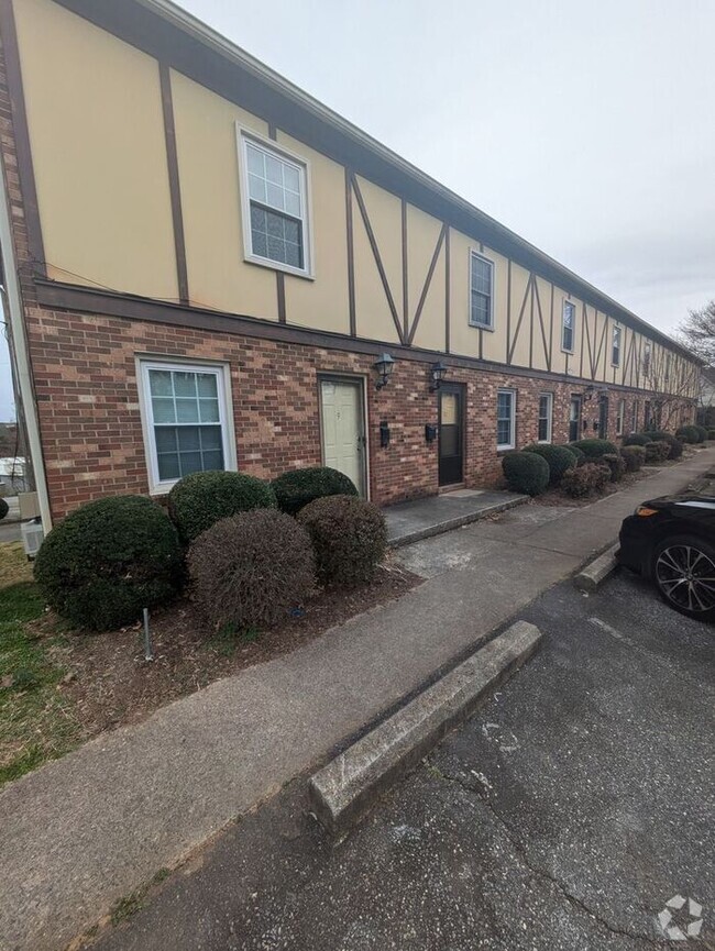 Building Photo - 2BD/1.5BA Unit in Hickory