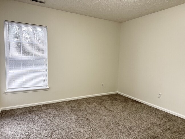 Building Photo - 505 Clearfield Dr