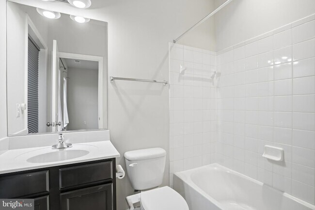 Building Photo - 14325 Potomac Heights Ln