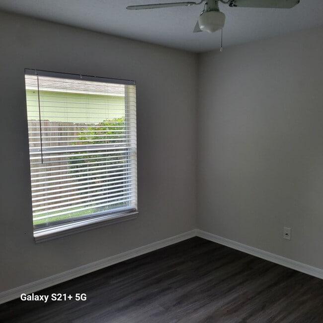 Building Photo - $1495 - 3/2/1 - Palm Coast - Duplex - Move In Special