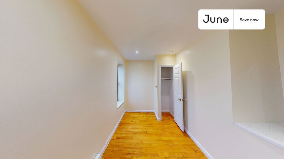 Building Photo - 15 W 107th St