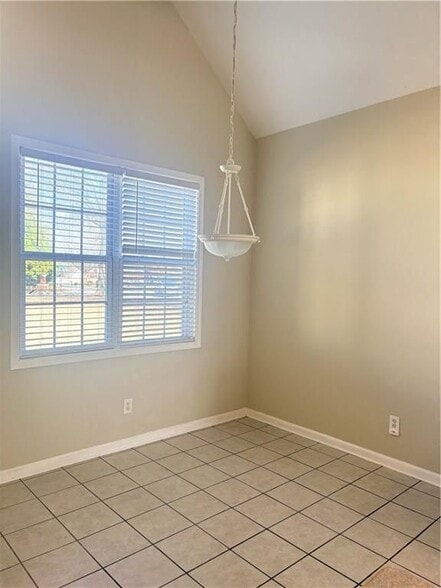 Building Photo - 2646 Silver Dust Dr